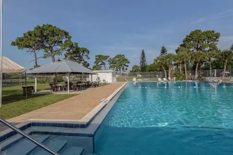 Exterior - 412 Pine Tree Ter, Venice, FL 34293 photo 18 of 18