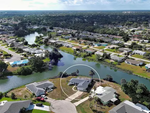 View/Area - 412 Pine Tree Ter, Venice, FL 34293 photo 1 of 9