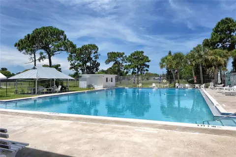 Exterior - 412 Pine Tree Ter, Venice, FL 34293 photo 14 of 18