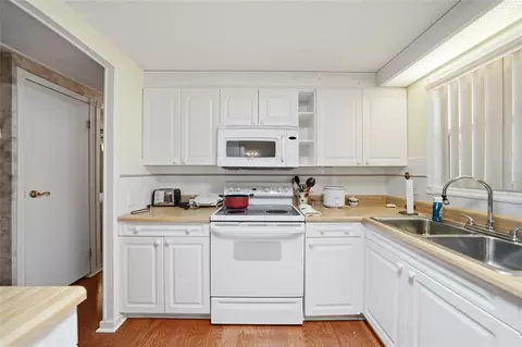 Kitchen - 3450 Grapefruit Ln, Estero, FL 33928 photo 1 of 3