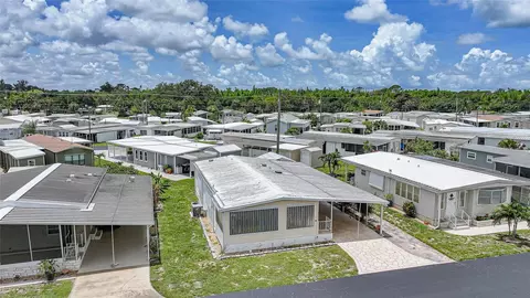 View/Area - 3450 Grapefruit Ln, Estero, FL 33928 photo 6 of 10