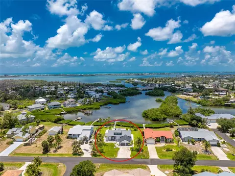 1013 Bay Harbor Dr, Englewood, FL 34224