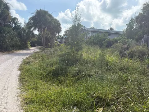 8990 Seagrape Ln, Placida, FL 33946 photo 3