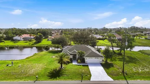 801 Rotonda Cir, Rotonda West, FL 33947