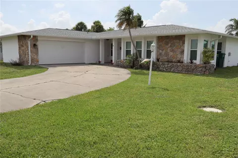 18 Golfview Ct, Rotonda West, FL 33947
