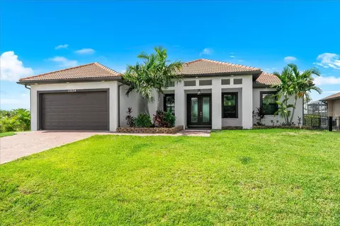 15504 Hennipen Cir, Port Charlotte, FL 33981