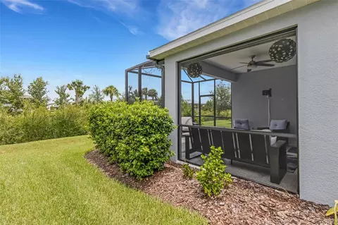 Exterior - 4657 Willow Bend Ave, Parrish, FL 34219 photo 7 of 11