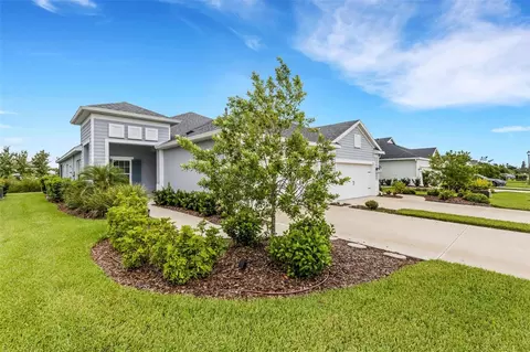 Exterior - 4657 Willow Bend Ave, Parrish, FL 34219 photo 2 of 11