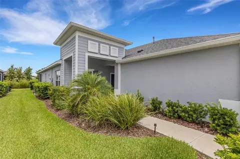 Exterior - 4657 Willow Bend Ave, Parrish, FL 34219 photo 3 of 11