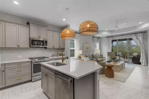 Kitchen - 4657 Willow Bend Ave, Parrish, FL 34219 photo 1 of 6