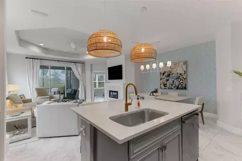 Kitchen - 4657 Willow Bend Ave, Parrish, FL 34219 photo 2 of 6