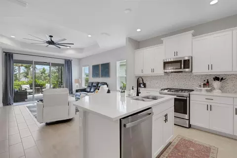 Kitchen - 4661 Willow Bend Ave, Parrish, FL 34219 photo 1 of 7
