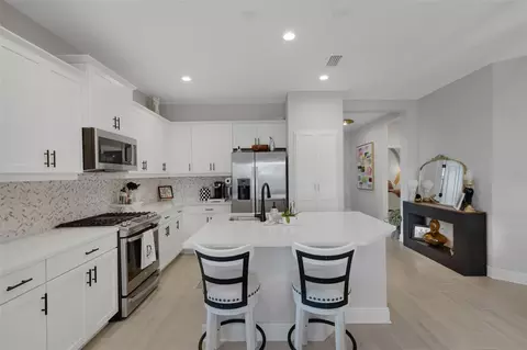 Kitchen - 4661 Willow Bend Ave, Parrish, FL 34219 photo 4 of 7
