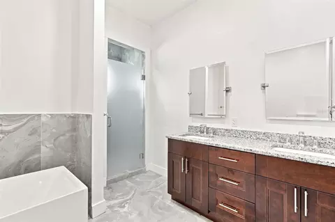Bath - 1853 Della Dr, Naples, FL 34117 photo 4 of 9