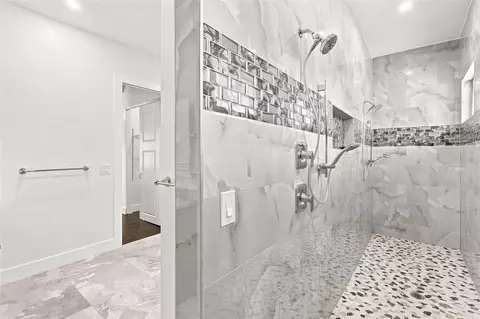 Bath - 1853 Della Dr, Naples, FL 34117 photo 6 of 9
