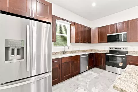 Kitchen - 1853 Della Dr, Naples, FL 34117 photo 1 of 8