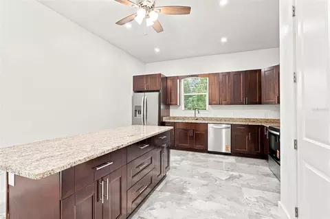 Kitchen - 1853 Della Dr, Naples, FL 34117 photo 6 of 8