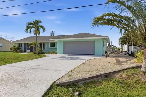 1925 Oregon Trl, Englewood, FL 34224