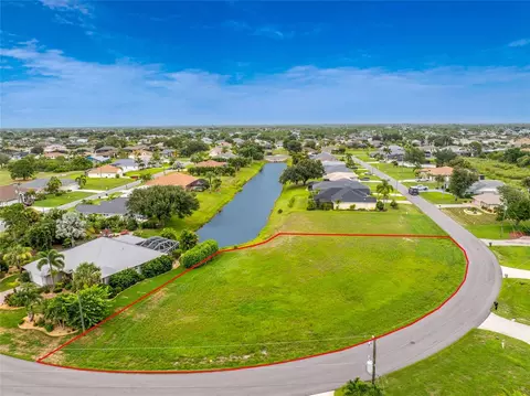 19 Medalist Pl, Rotonda West, FL 33947