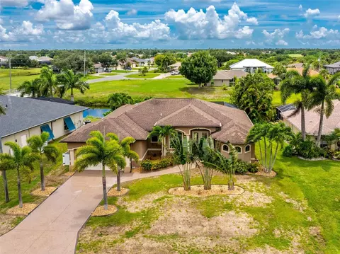 4 White Marsh Ln, Rotonda West, FL 33947