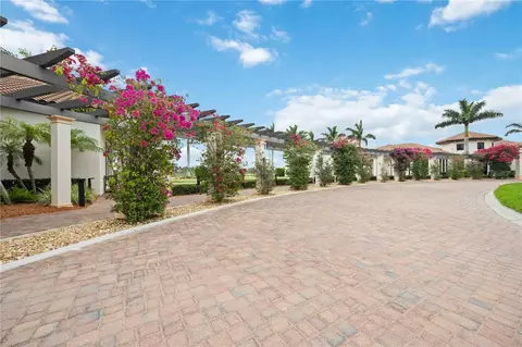 Exterior - 24232 Gallberry Dr, Venice, FL 34293 photo 14 of 15