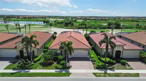 View/Area - 24232 Gallberry Dr, Venice, FL 34293 photo 2 of 16