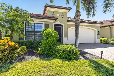 Exterior - 24232 Gallberry Dr, Venice, FL 34293 photo 4 of 15