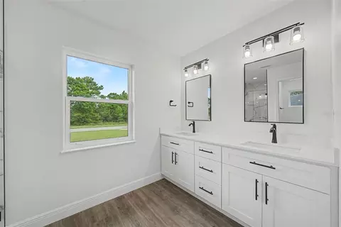 Bath - 3921 Dauphine St, Sebring, FL 33872 photo 6 of 6