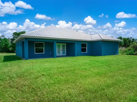 Exterior - 3921 Dauphine St, Sebring, FL 33872 photo 5 of 8