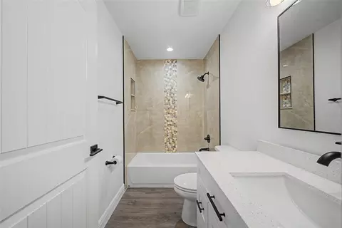 Bath - 3921 Dauphine St, Sebring, FL 33872 photo 5 of 6