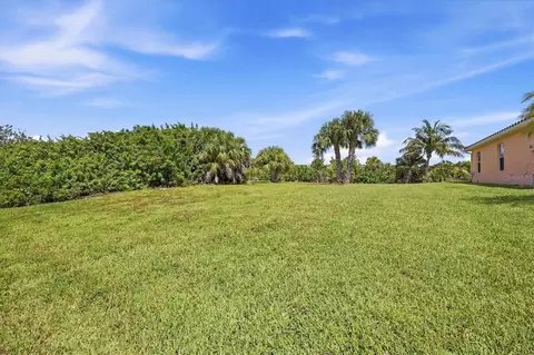 10394 Winnipeg St, Port Charlotte, FL 33981
