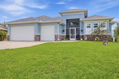 10686 Kearsarge Cir, Port Charlotte, FL 33981