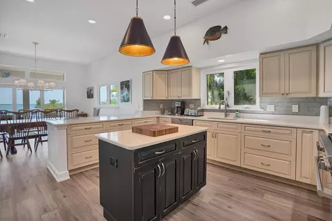 Kitchen - 19 Grouper Hole Dr, Boca Grande, FL 33921 photo 2 of 3