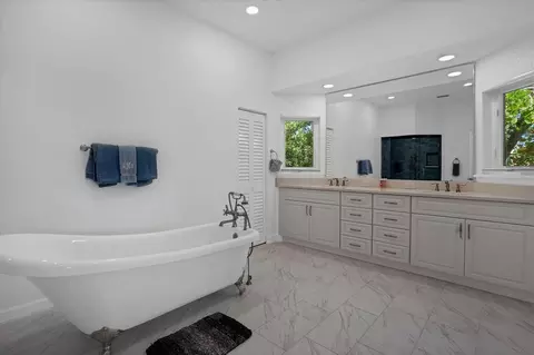 Bath - 19 Grouper Hole Dr, Boca Grande, FL 33921 photo 1 of 7