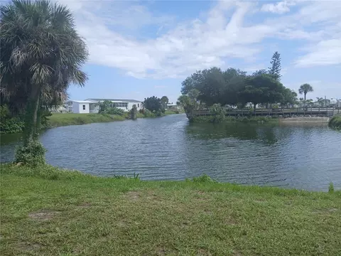 1379 Flamingo Dr, Englewood, FL 34224