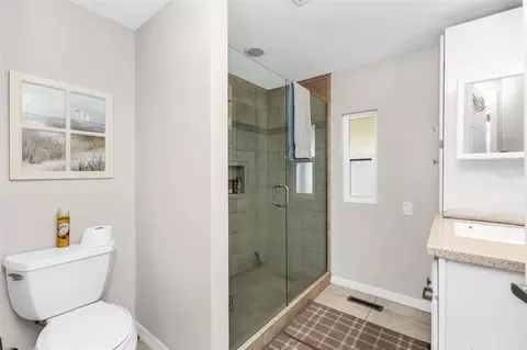 Bath - 821 Bogie, Venice, FL 34285 photo 2 of 4