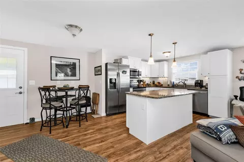 Kitchen - 821 Bogie, Venice, FL 34285 photo 6 of 6