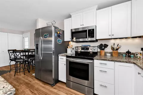 Kitchen - 821 Bogie, Venice, FL 34285 photo 4 of 6