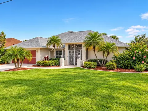 63 Clubhouse Rd, Rotonda West, FL 33947
