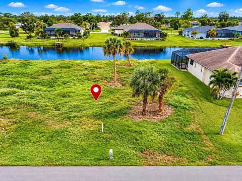 165 Tournament Rd, Rotonda West, FL 33947