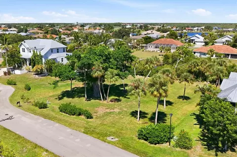 10060 Creekside Dr, Placida, FL 33946 photo 8