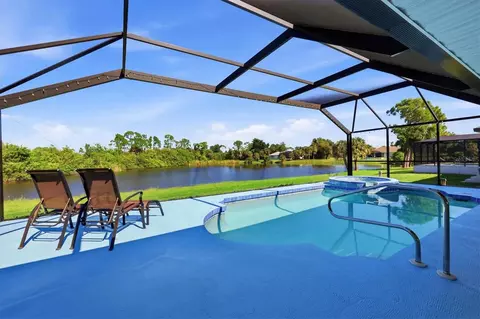 1078 Rotonda Cir, Rotonda West, FL 33947