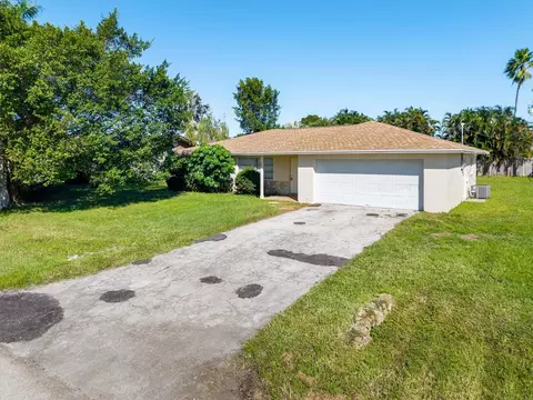 525 SE 35th St, Cape Coral, FL 33904