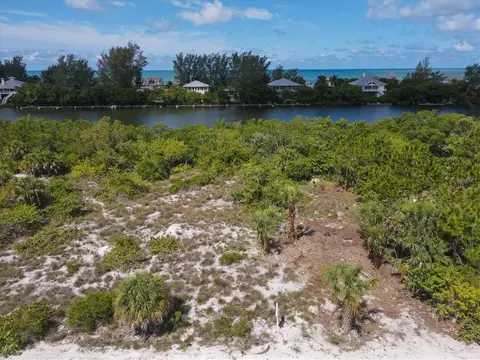 351 Bocilla Dr, Placida, FL 33946 photo 2