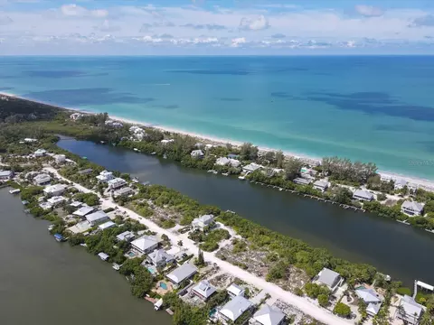 351 Bocilla Dr, Placida, FL 33946 photo 8