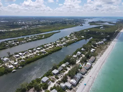 351 Bocilla Dr, Placida, FL 33946 photo 12
