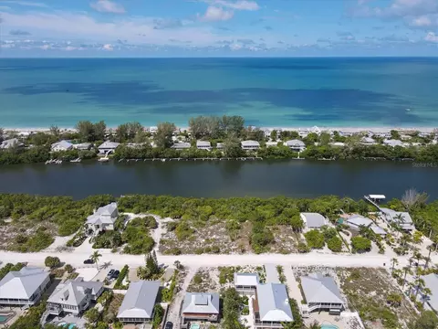 351 Bocilla Dr, Placida, FL 33946 photo 6