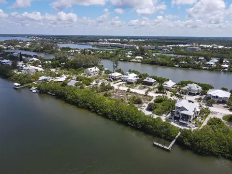 351 Bocilla Dr, Placida, FL 33946 photo 22