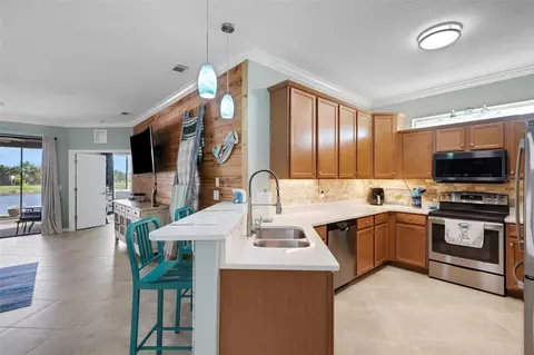 Kitchen - 6683 Willowshire Way, Bradenton, FL 34212 photo 1 of 6