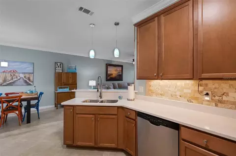 Kitchen - 6683 Willowshire Way, Bradenton, FL 34212 photo 6 of 6